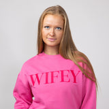 1897 Active Embroidered Wifey Sweatshirt for Women in Pink