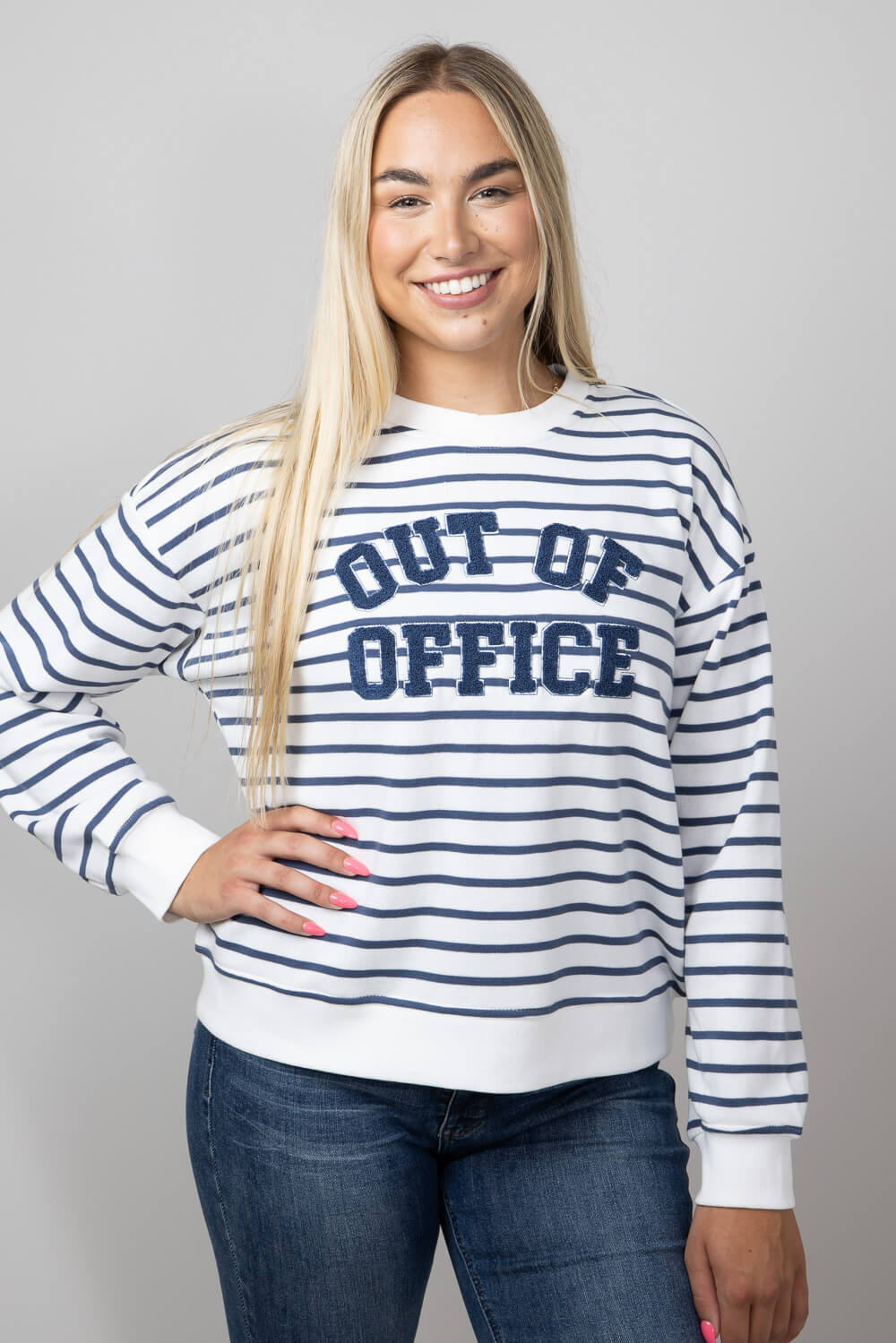 MAMIYE Group LLC C C California Arden Out of Office Terry Crewneck Pullover for Women in White Navy at Glik s S