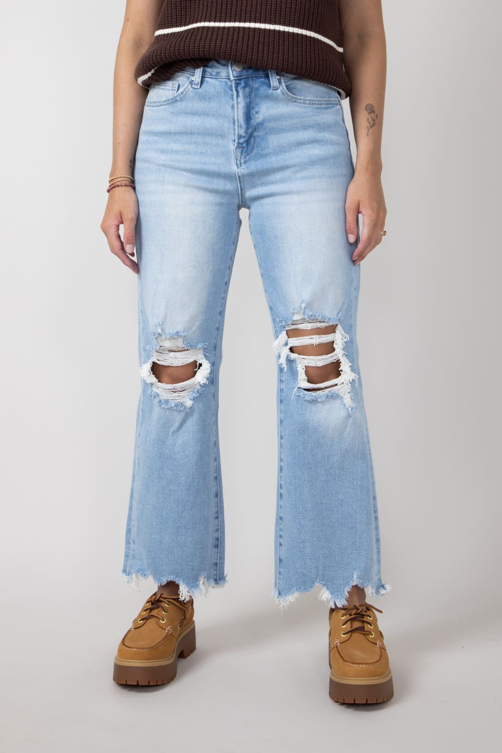 Ripped fashion jeans and a crop