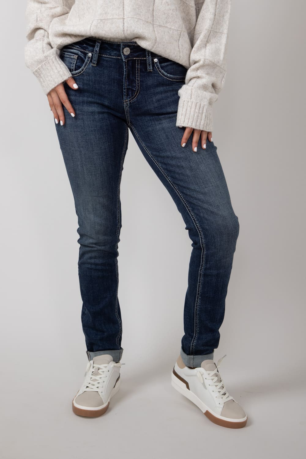 Mid shops rise girlfriend jeans