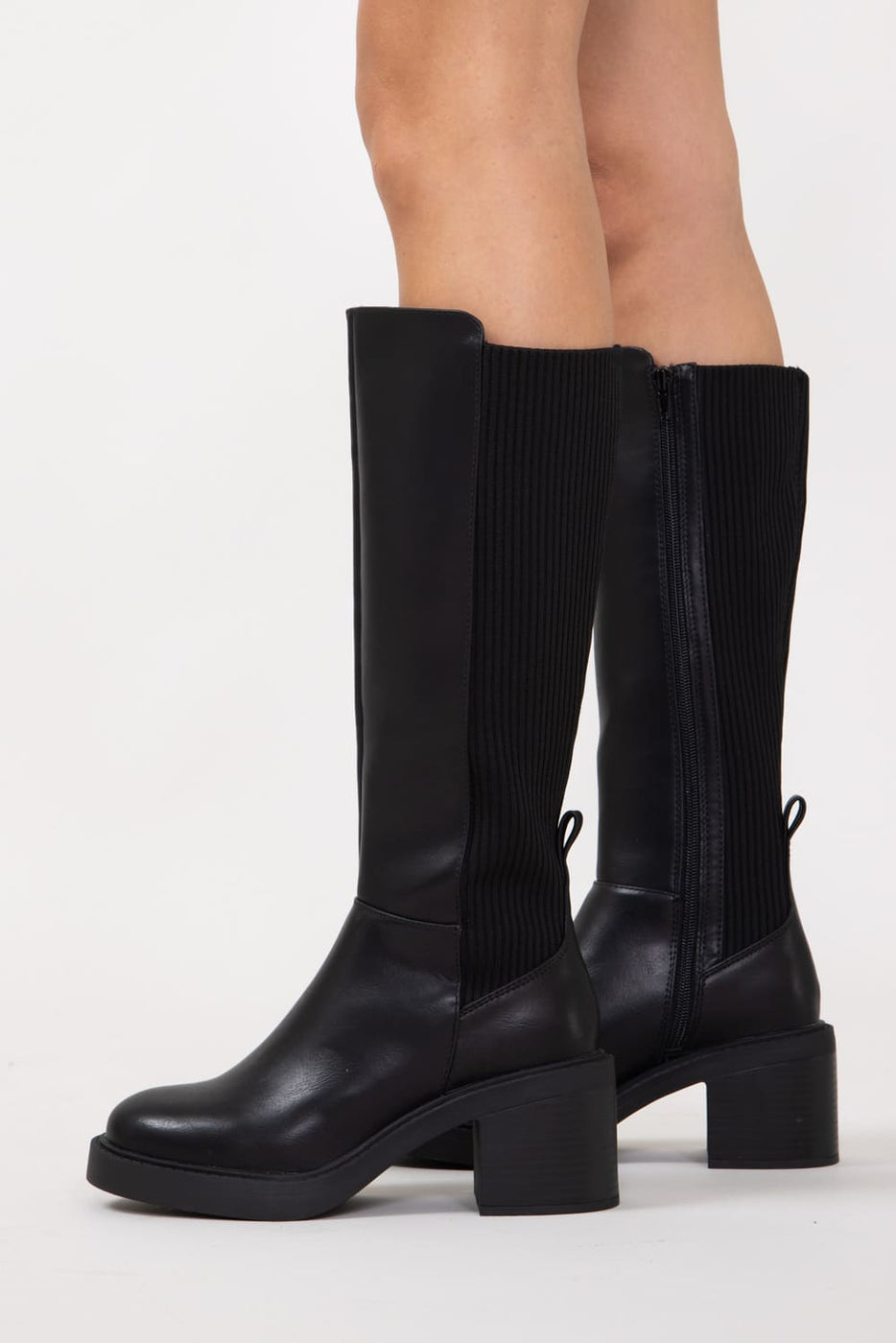 Mia boots black online