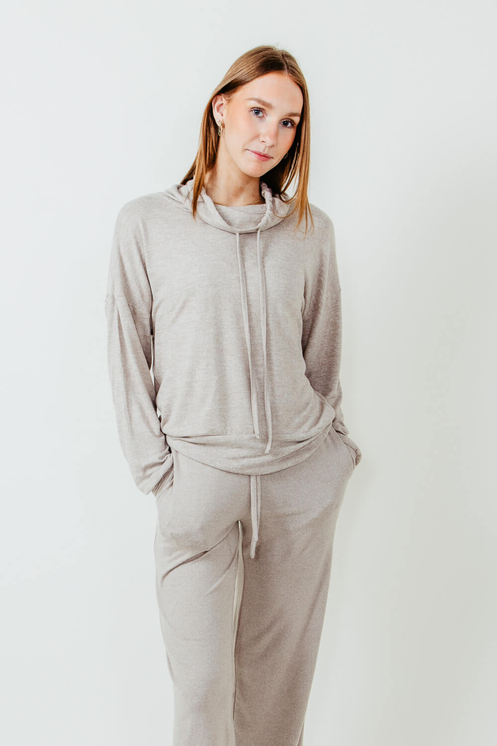 All The Feels Pullover – Mono B