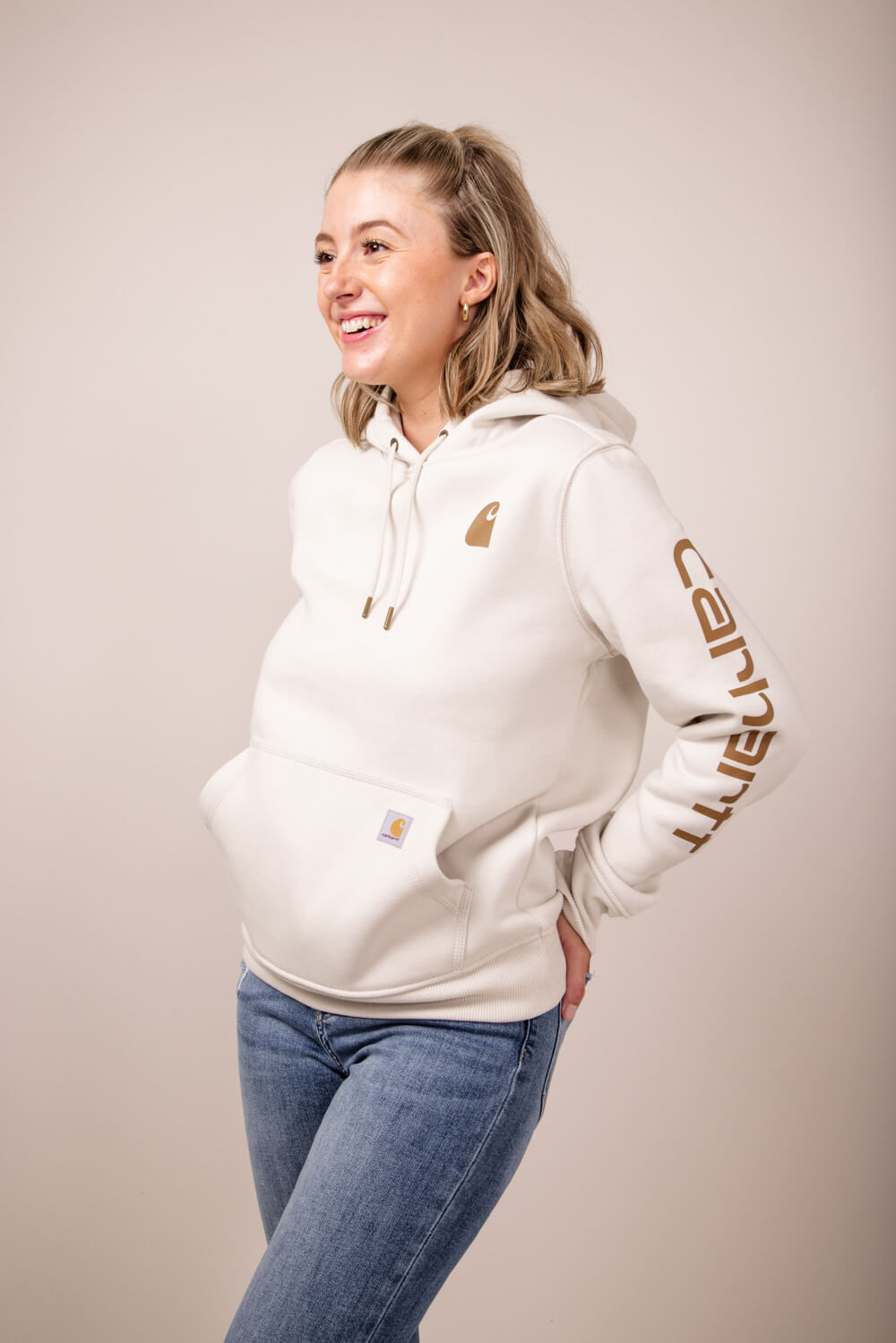 Carhartt deals Women’s Logo Sweatshirt~ Malt