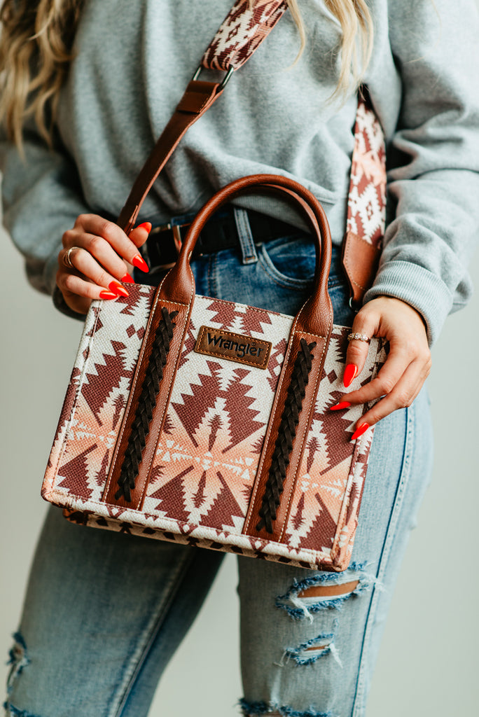 Our “Evelyn” Tote Bag 🤎 Shop all our Wrangler Tote Bags in store and online😍  | Instagram