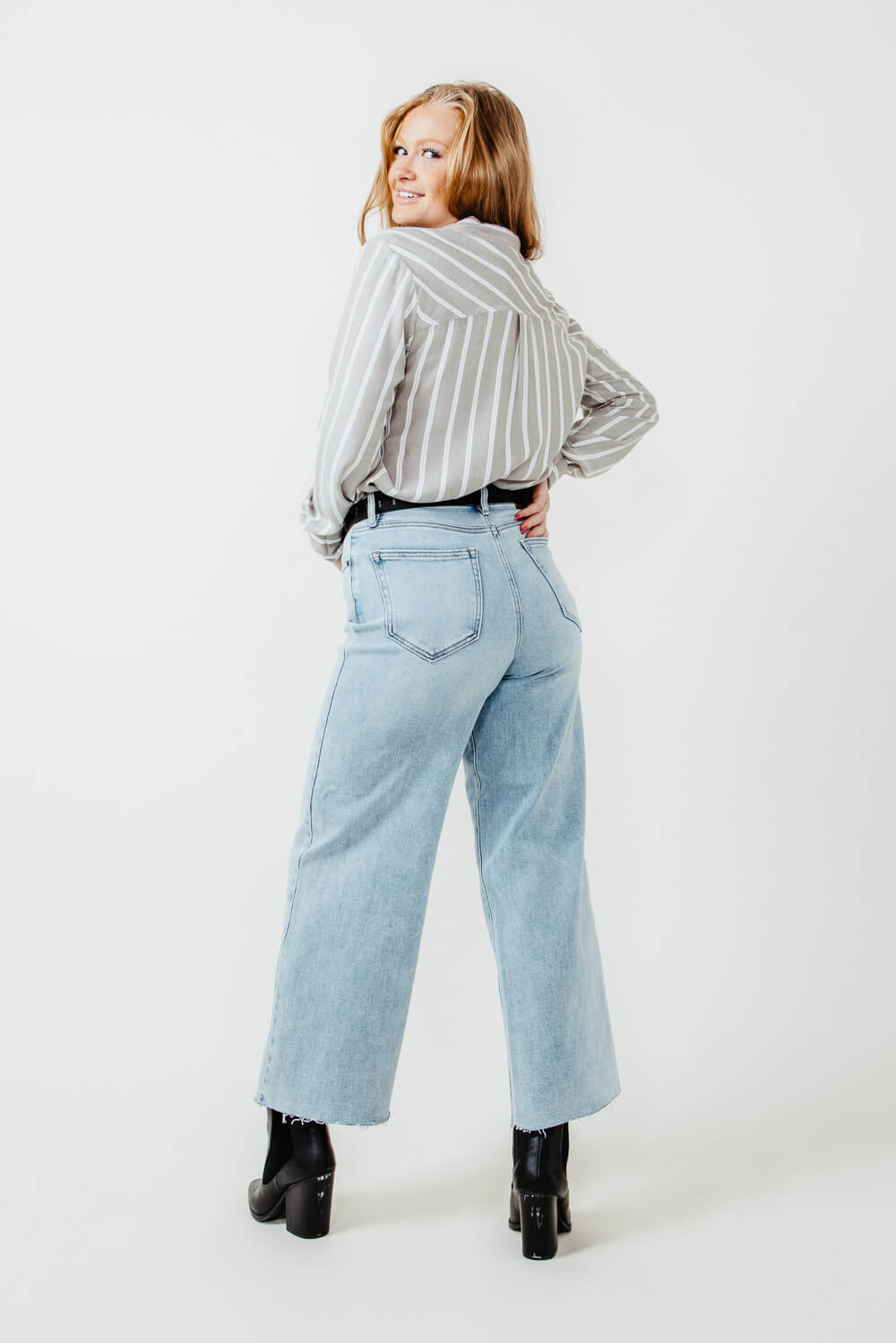 Hidden Nori High Jeans – Cropped for Glik\'s Women | Leg Rise HD9142C-LT Wide