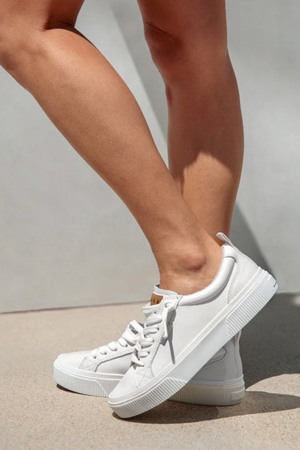 Womens white leather deals platform sneakers