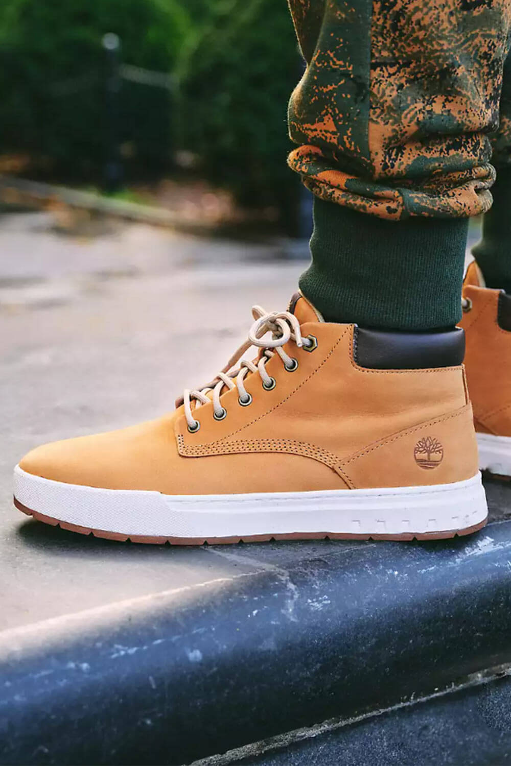 Timberland Maple Grove Leather Chukka Sneaker for Men in Wheat