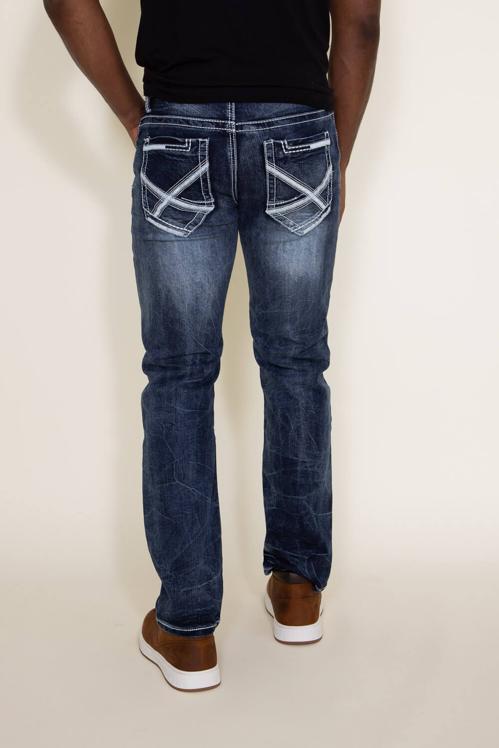 https://www.gliks.com/cdn/shop/files/true-luck-jeans-hancock-men-4.jpg?v=1695391090