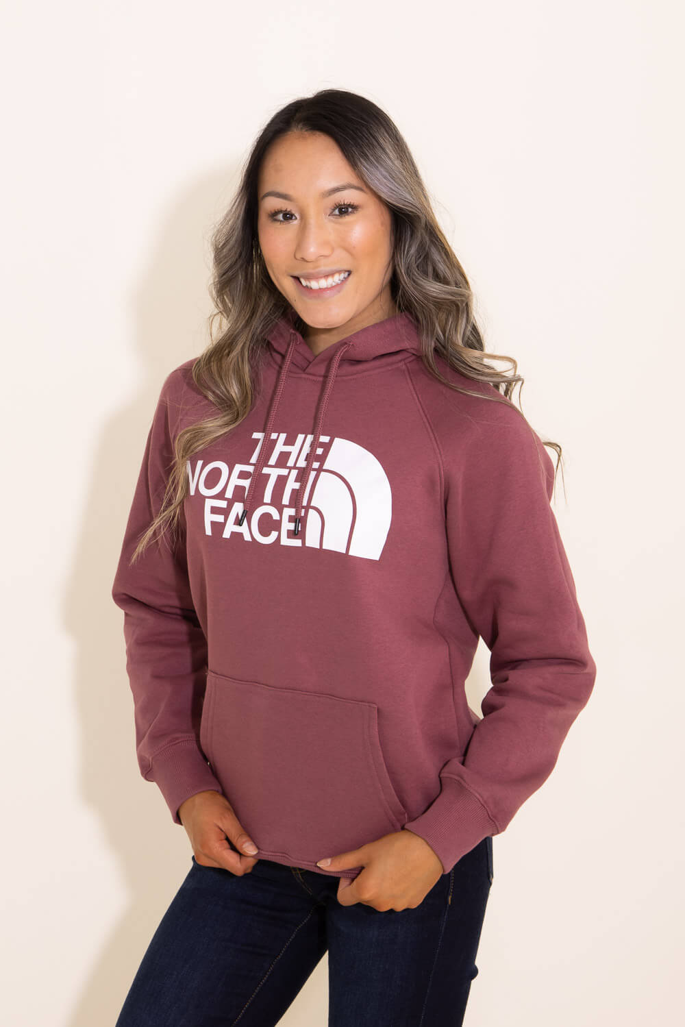 The North Face Evolution Oversized Crew Sweatshirt for Women in Mauve –  Glik's